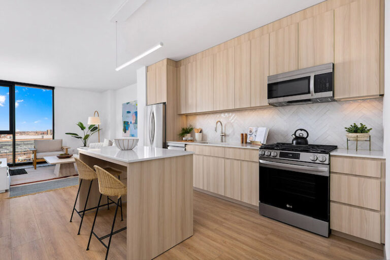 Marquette Companies announces opening of new luxury apartment tower in Chicago’s Illinois