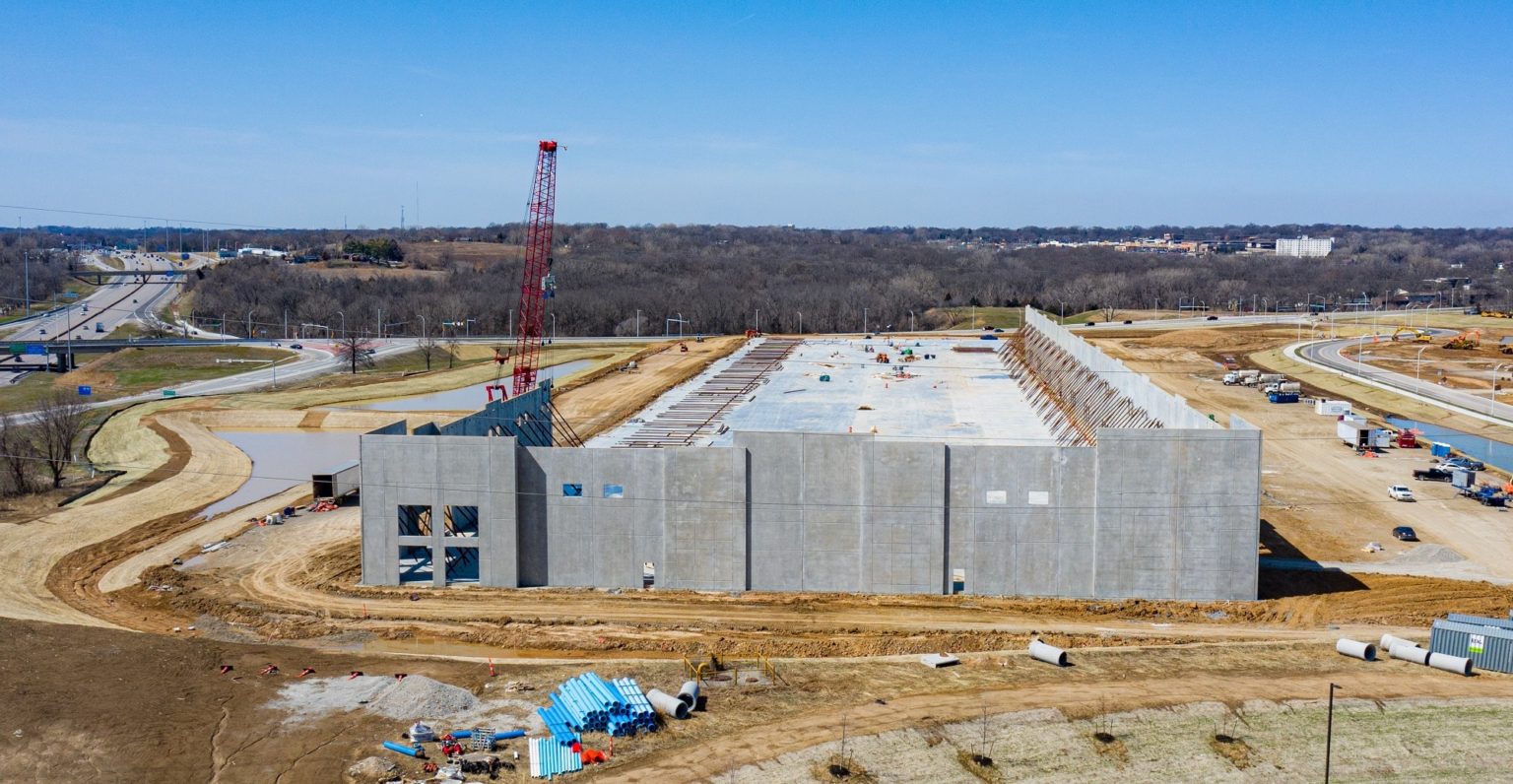 Contegra building two distribution centers at Kansas logistics center