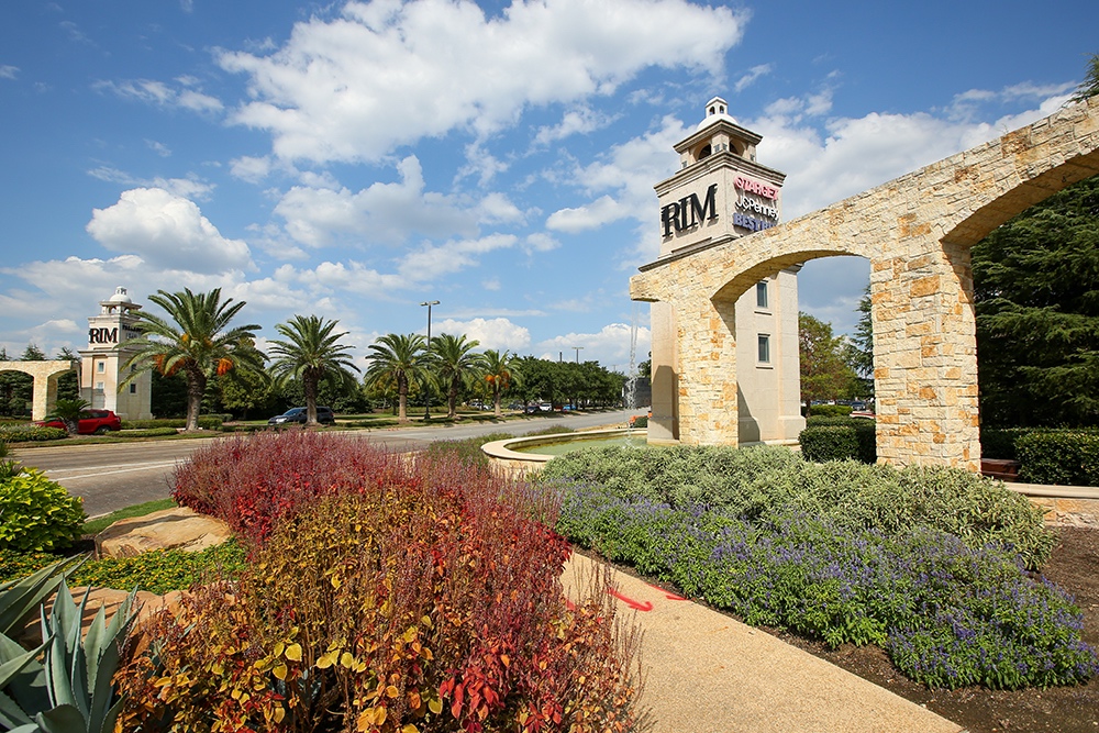 JLL brokers deal on The Rim shopping center in San Antonio – REJournals
