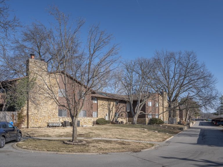 CBRE sells pair of multifamily communities in Kansas City market