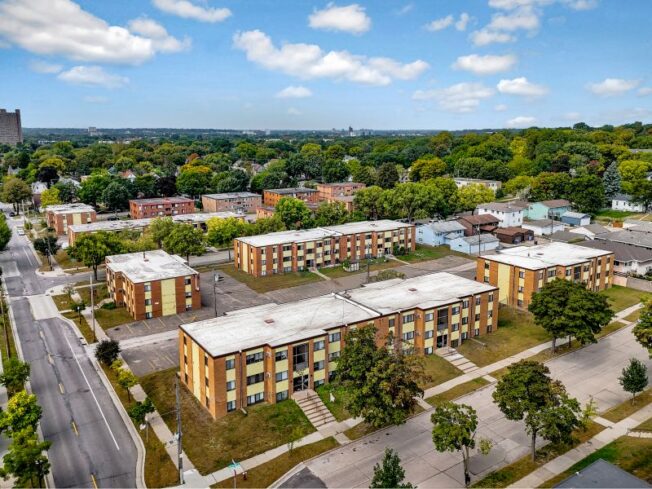 Colliers brokers sale of 100-unit multifamily community in Minneapolis