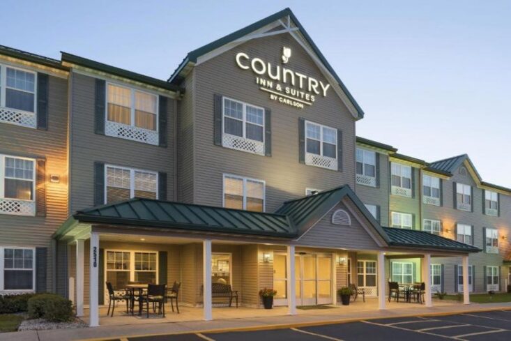 Marcus & Millichap brokers sale of 63-room hotel property in Des Moines market