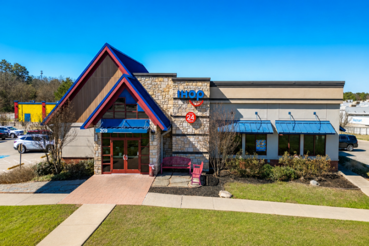 Hanley Investment Group brokers sale of single-tenant IHOP in Tyler