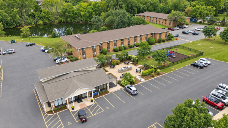 Essex Realty Group brokers $24 million sale of 155-unit apartment community in Mundelein