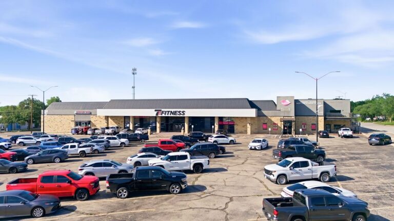 Marcus & Millichap brokers sale of 44,068-square-foot shopping center in Temple