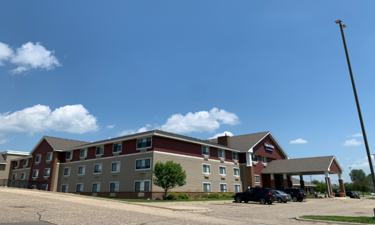 HREC brokers sale of 70-room hotel in Mounds View