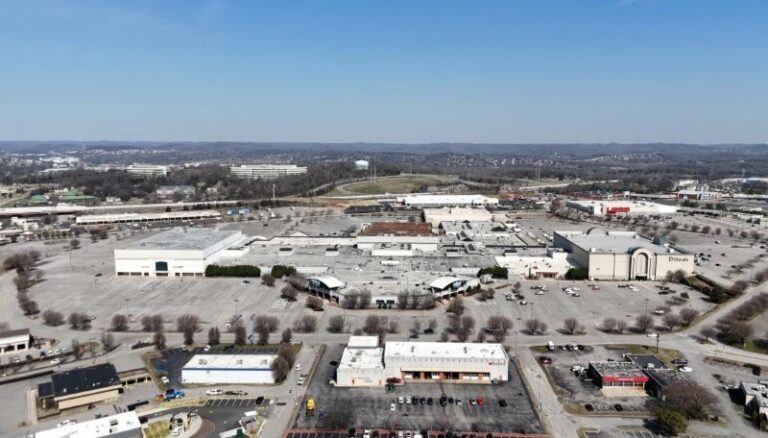 Avison Young brokers sale of 514,894-square-foot retail center in Goodlettsville