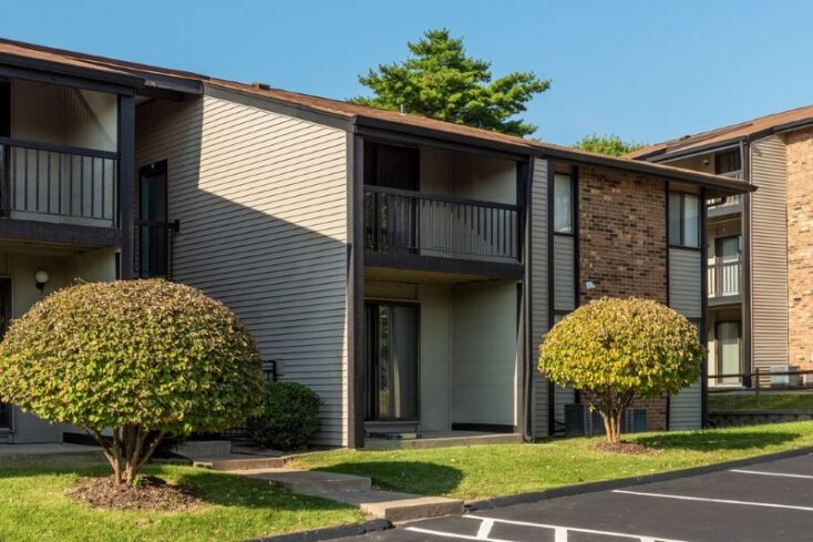 Northmarq brokers sale of 315-unit apartment community in Maryland Heights
