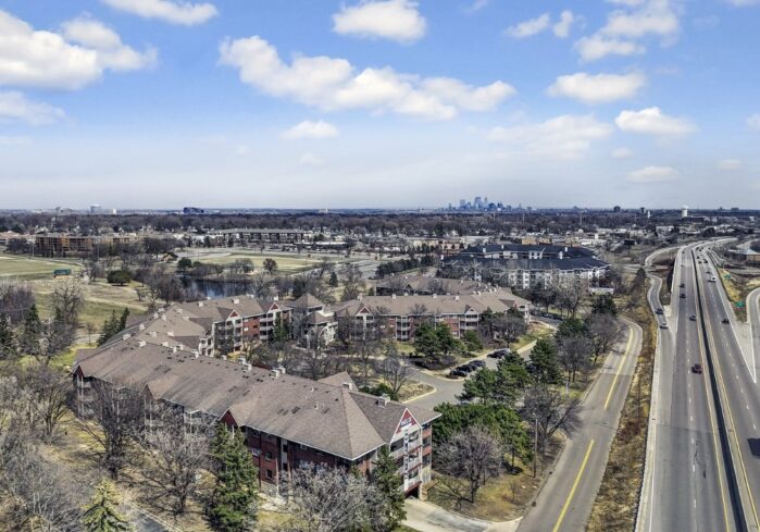 JLL Capital Markets brokers sale of 167-unit multifamily community in St. Louis Park
